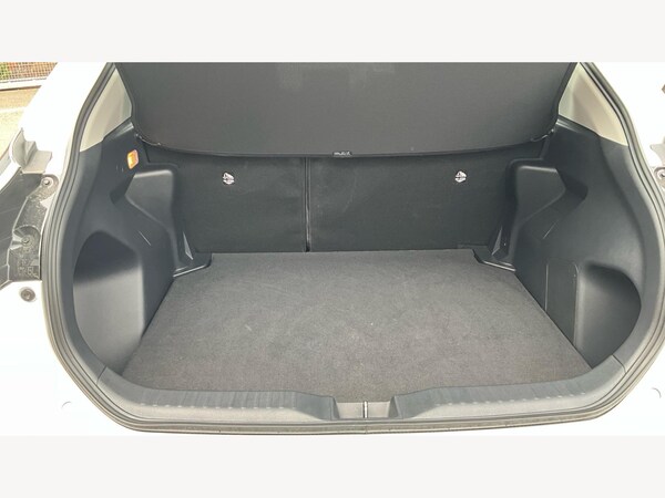 Used Toyota Yaris Cross 2025 for sale - 76085220: Photo 16