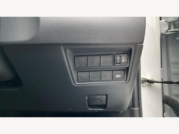 Used Toyota Yaris Cross 2025 for sale - 76085220: Photo 32
