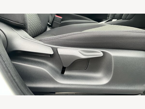 Used Toyota Yaris Cross 2025 for sale - 76085220: Photo 33
