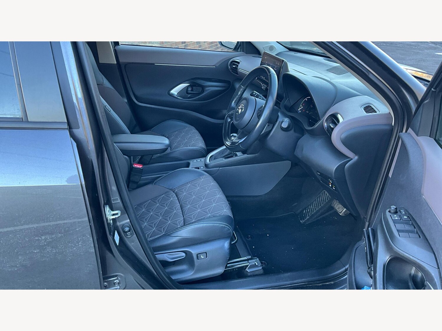 Used Toyota Yaris Cross 2022 for sale - 76832198: Photo 13