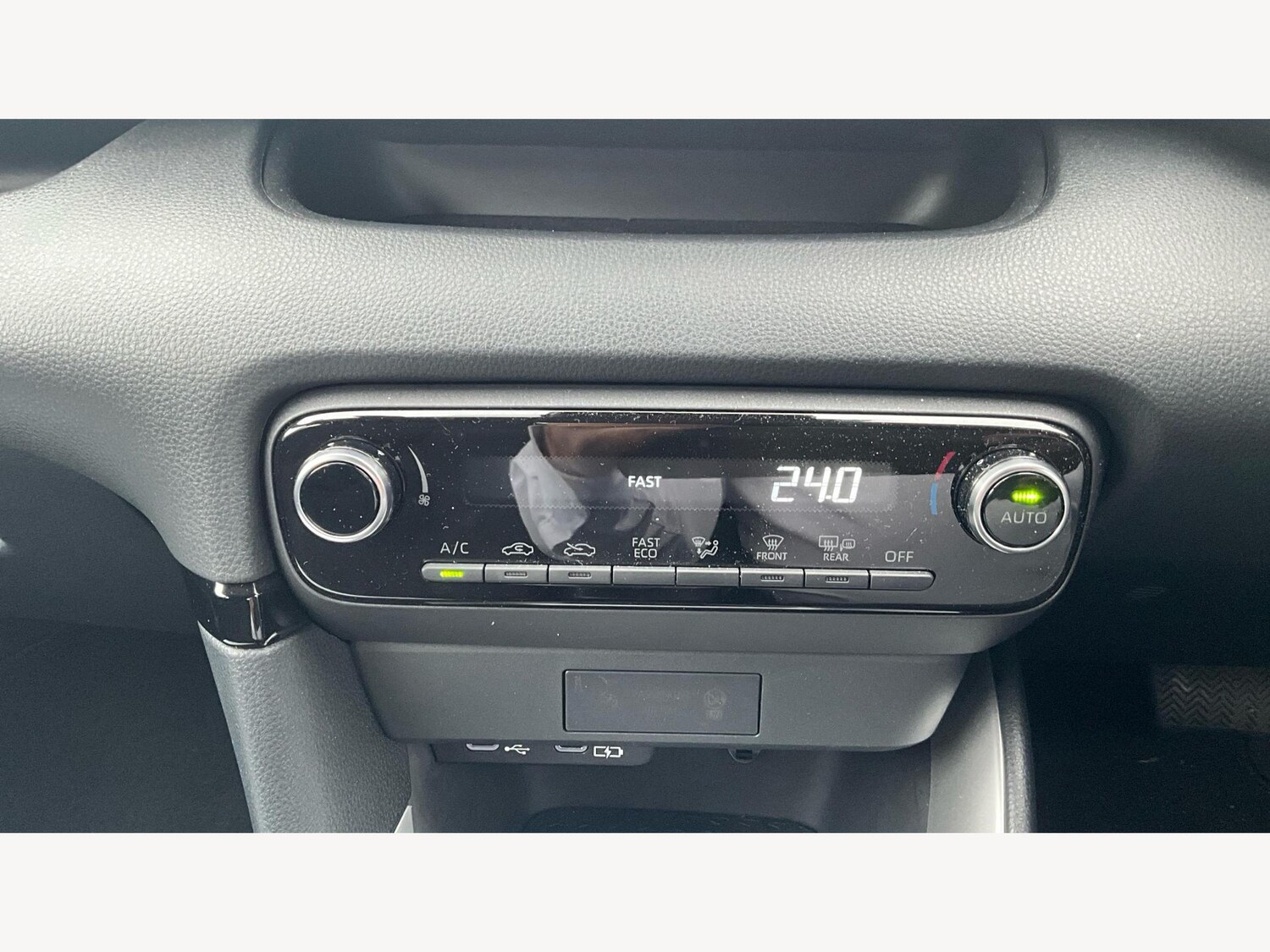 Used Toyota Yaris 2024 for sale - 77586369: Photo 29