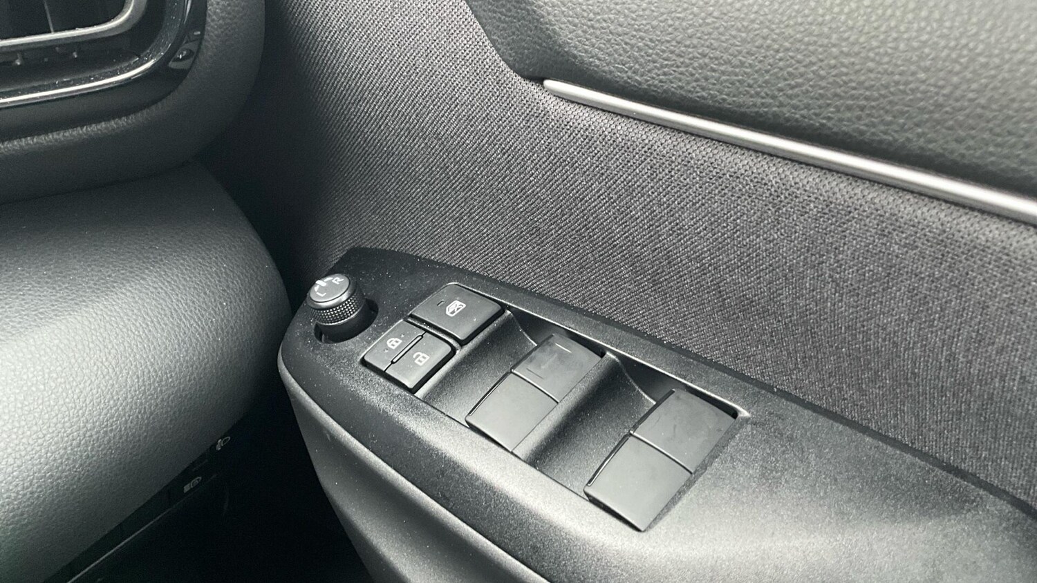 Used Toyota Yaris 2024 for sale - 77586369: Photo 38