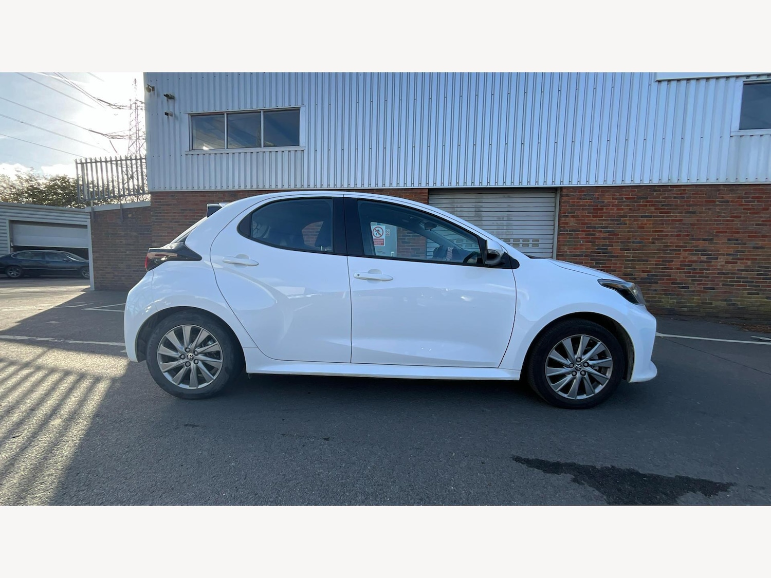 Used Toyota Yaris for sale - 77001141: Photo 18