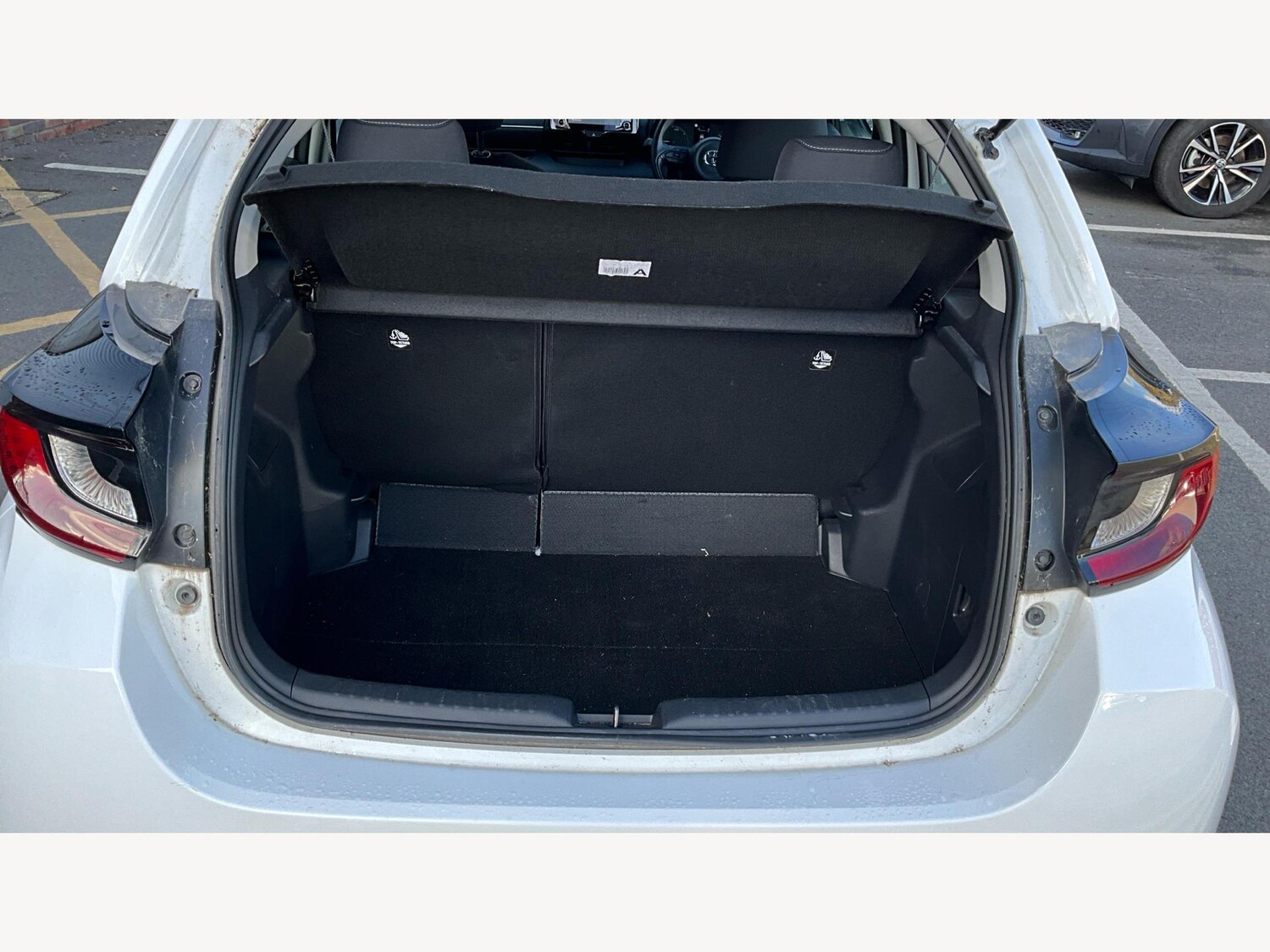 Used Toyota Yaris for sale - 77001141: Photo 22