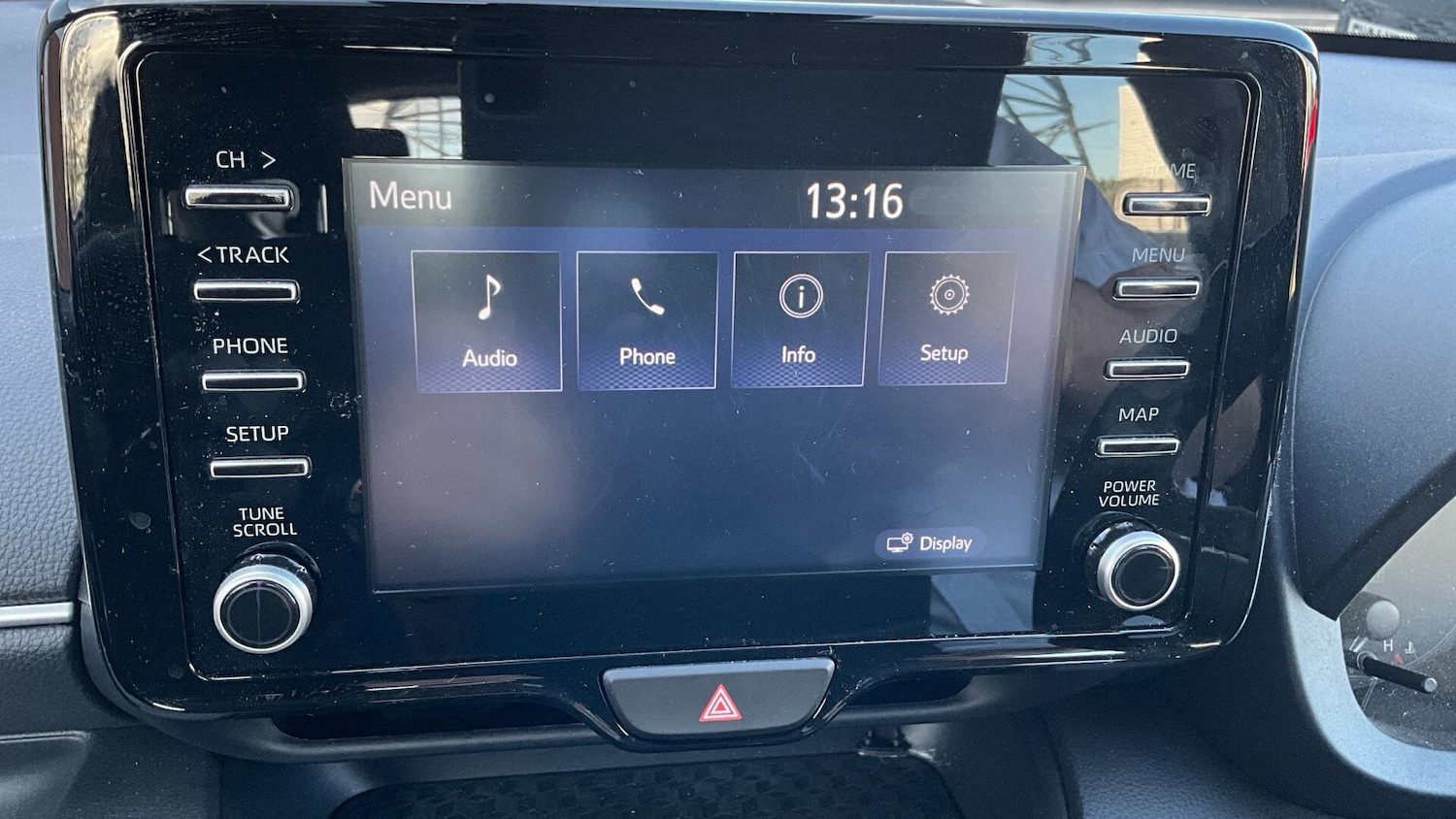 Used Toyota Yaris for sale - 77001141: Photo 52