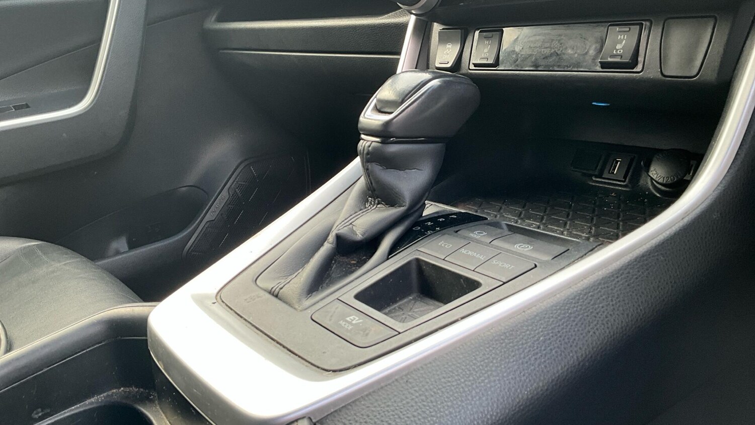 Used Toyota RAV4 for sale - 77823612: Photo 45