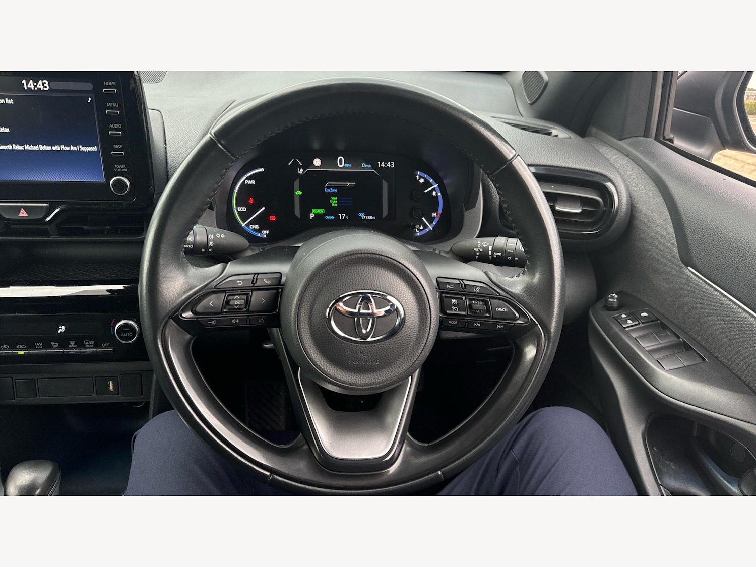 Used Toyota Yaris Cross 2022 for sale - 76585301: Photo 10