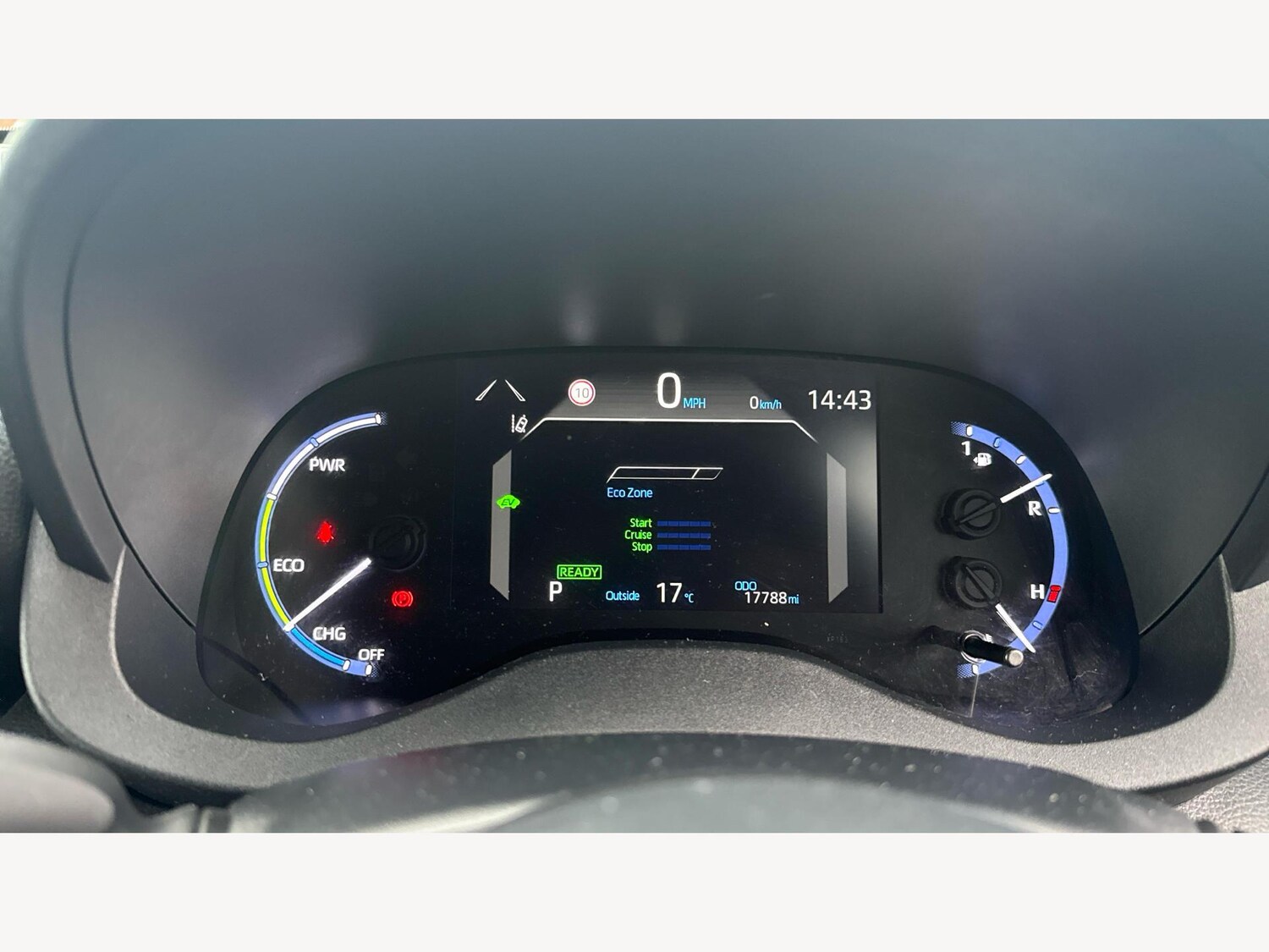 Used Toyota Yaris Cross 2022 for sale - 76585301: Photo 11