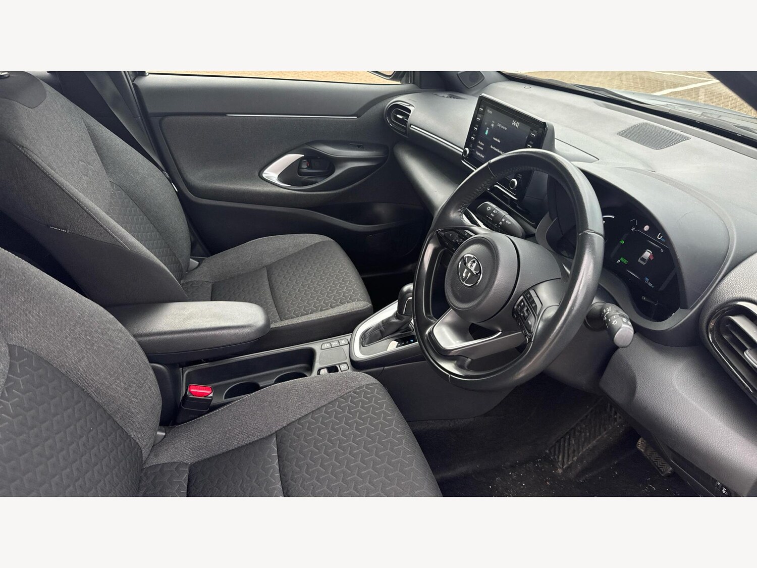 Used Toyota Yaris Cross 2022 for sale - 76585301: Photo 13