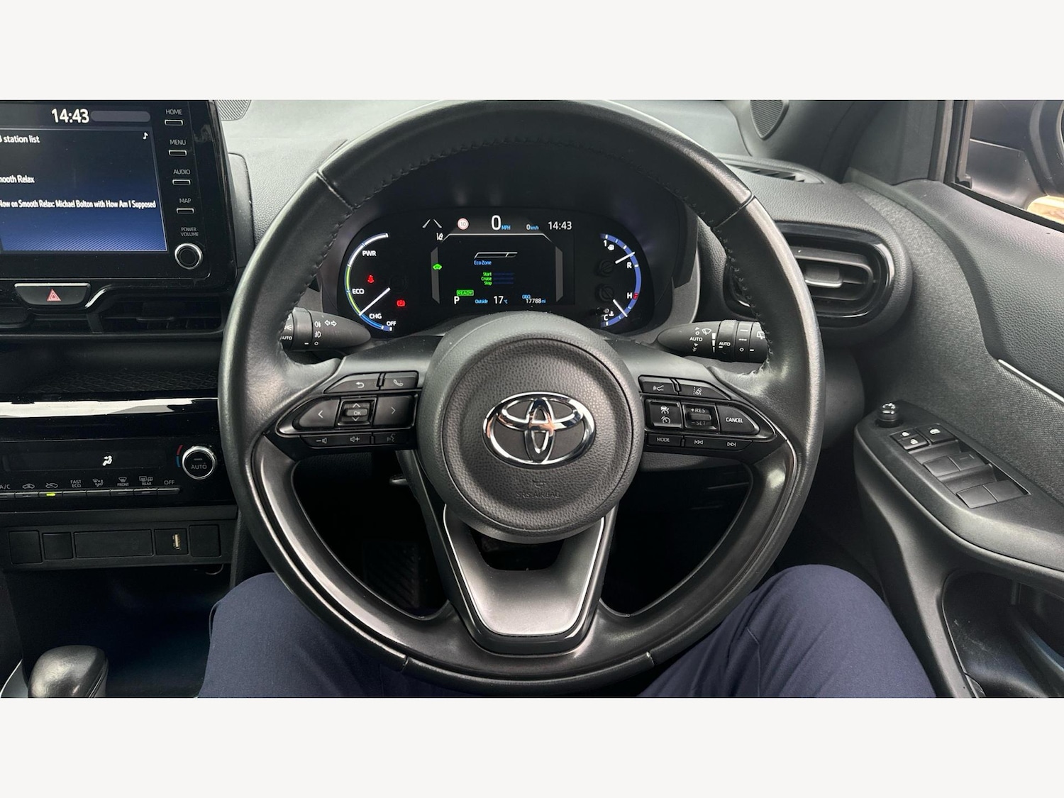 Used Toyota Yaris Cross 2022 for sale - 76585301: Photo 8