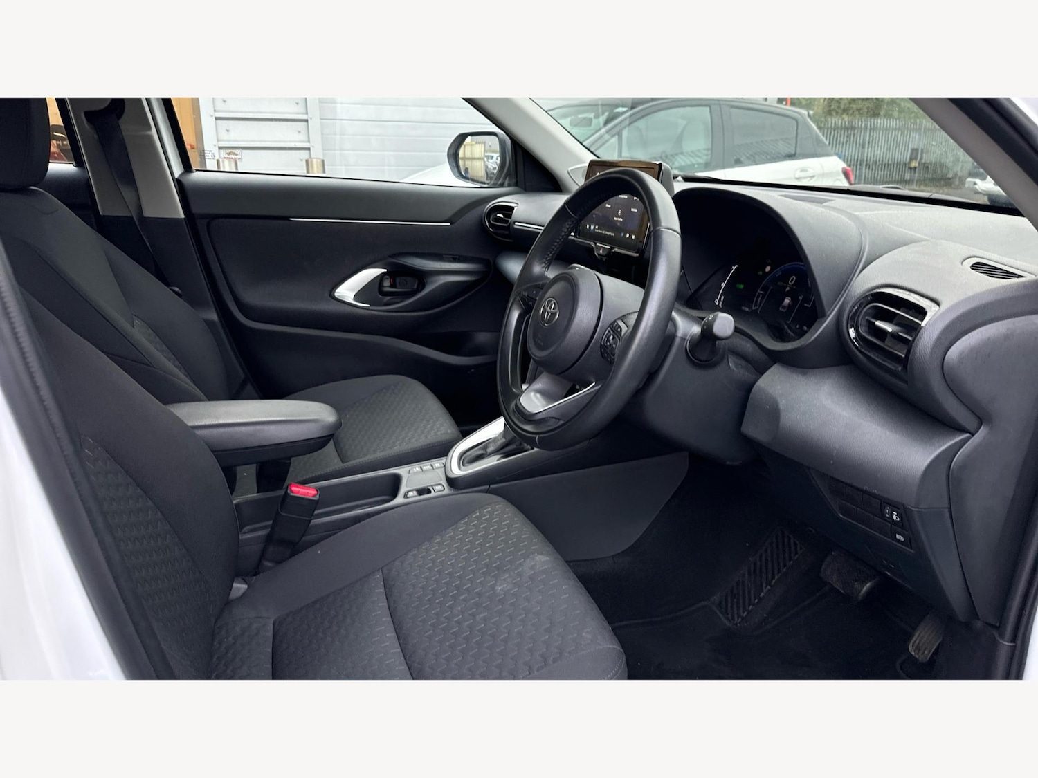 Used Toyota Yaris Cross 2024 for sale - 76801059: Photo 13