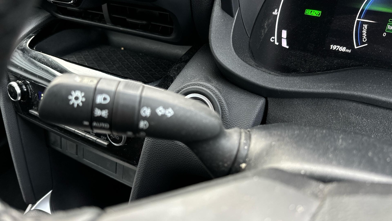 Used Toyota Yaris Cross 2024 for sale - 76801059: Photo 44