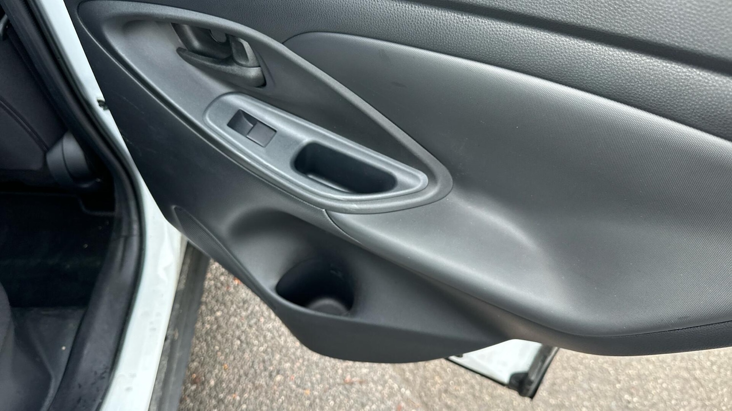 Used Toyota Yaris Cross 2024 for sale - 76801059: Photo 50