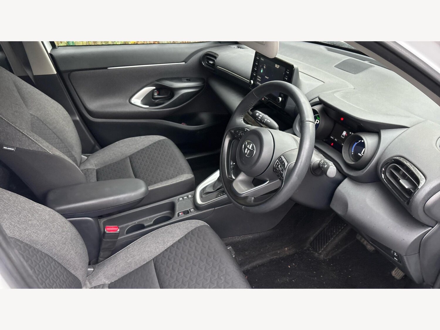 Used Toyota Yaris Cross 2024 for sale - 76700913: Photo 13