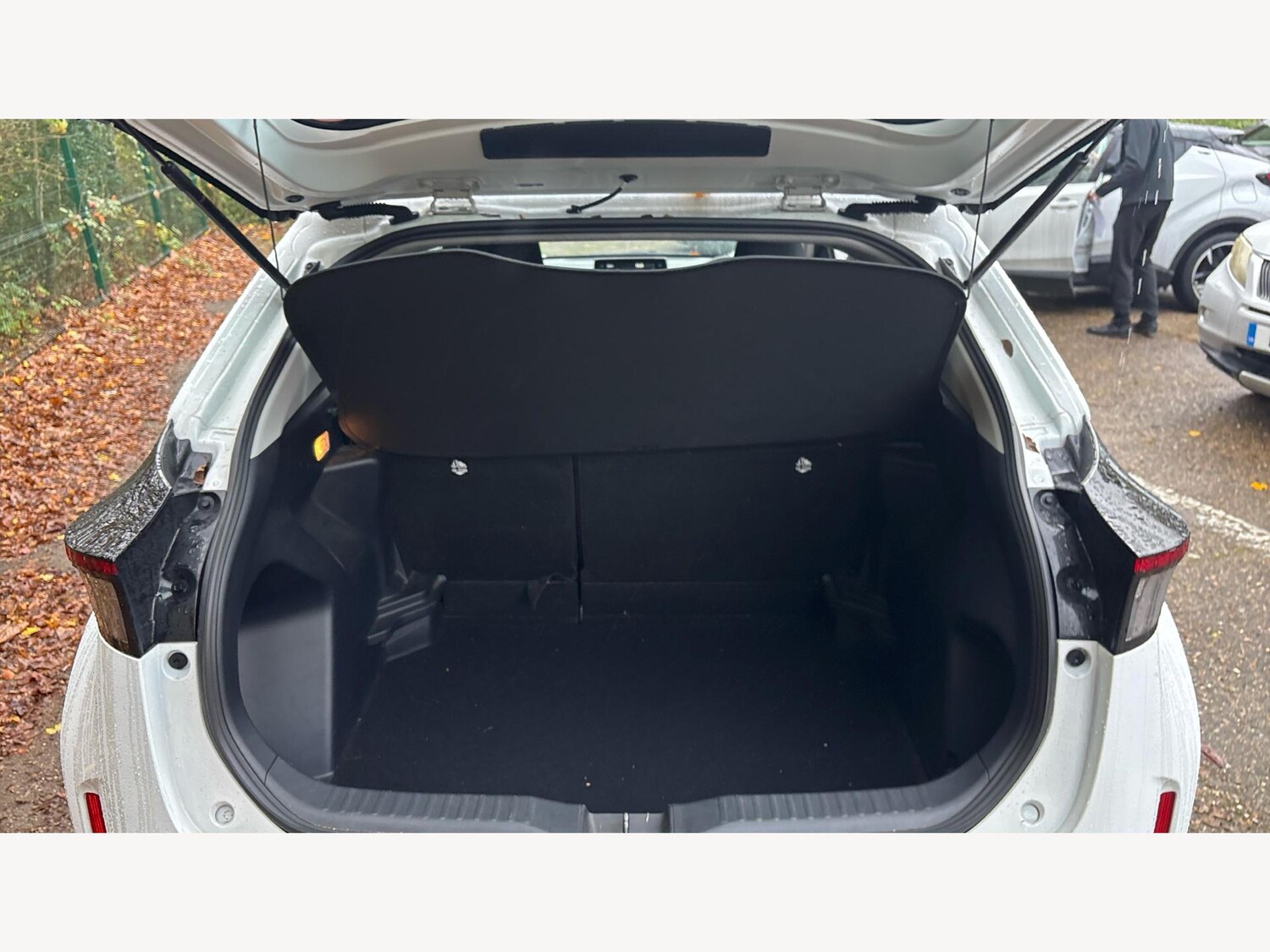 Used Toyota Yaris Cross 2024 for sale - 76700913: Photo 16