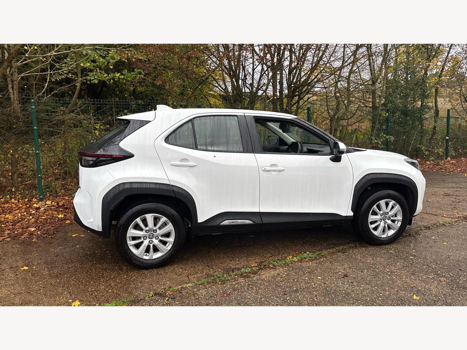 Used Toyota Yaris Cross 2024 for sale - 76700913: Photo 18