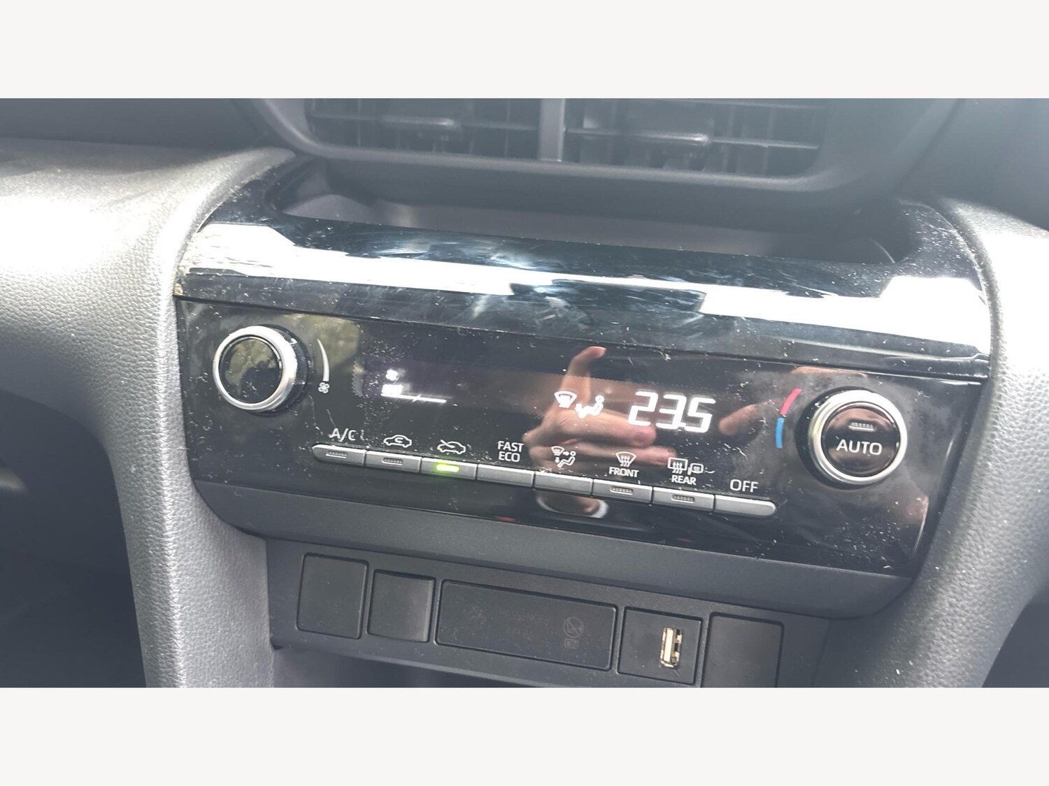 Used Toyota Yaris Cross 2024 for sale - 76700913: Photo 28