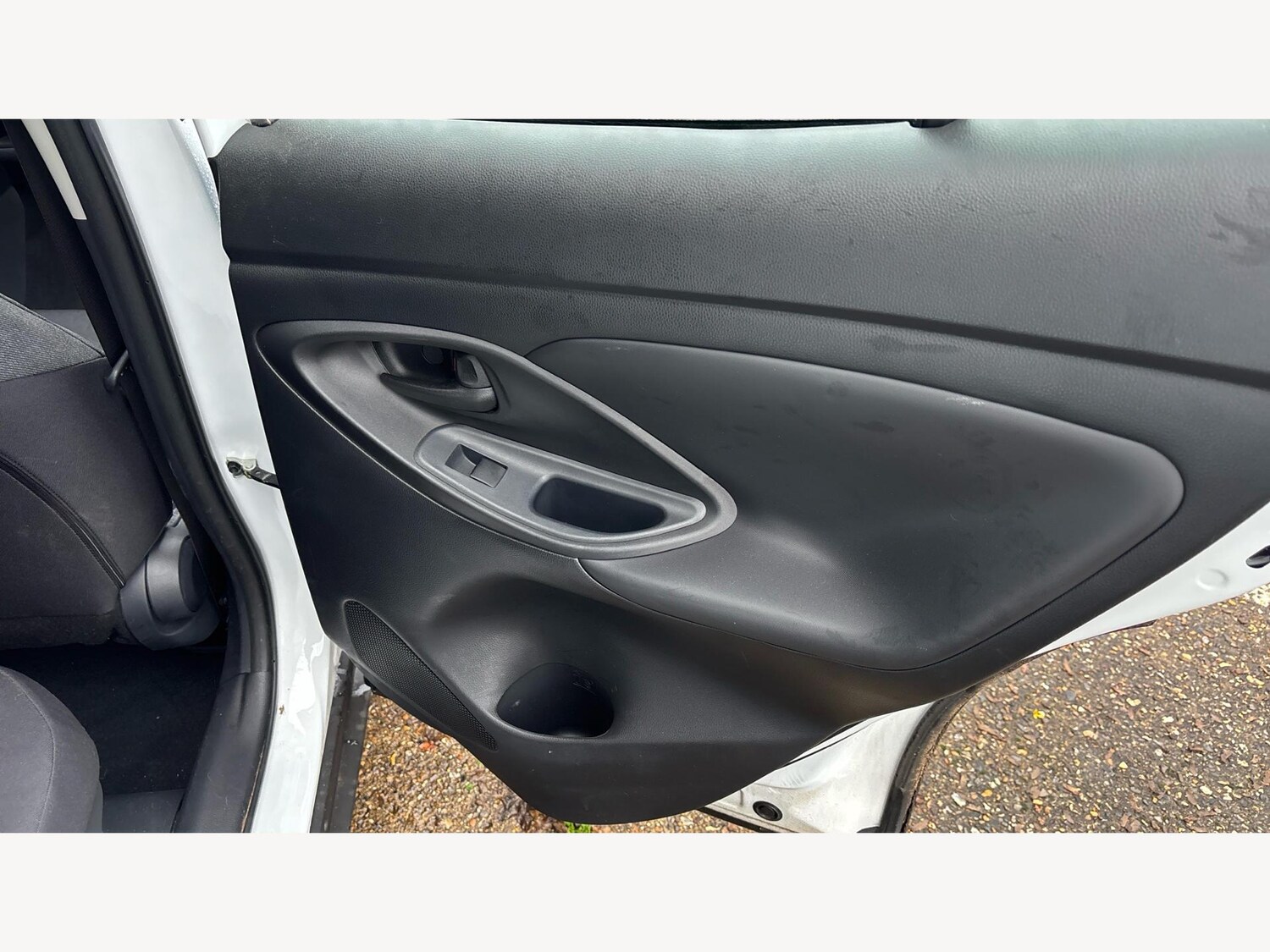 Used Toyota Yaris Cross 2024 for sale - 76700913: Photo 32