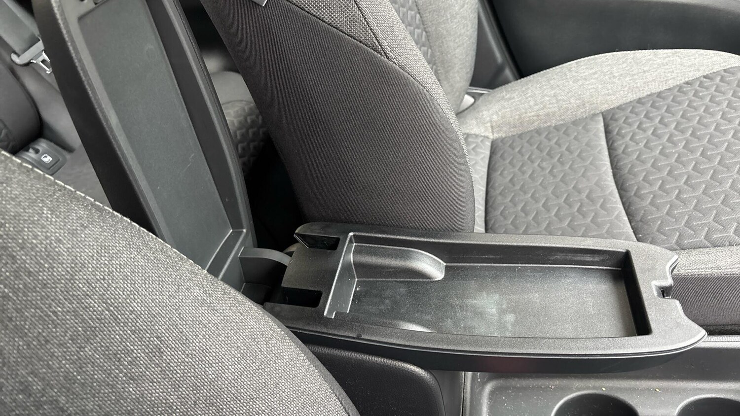 Used Toyota Yaris Cross 2024 for sale - 76700913: Photo 57