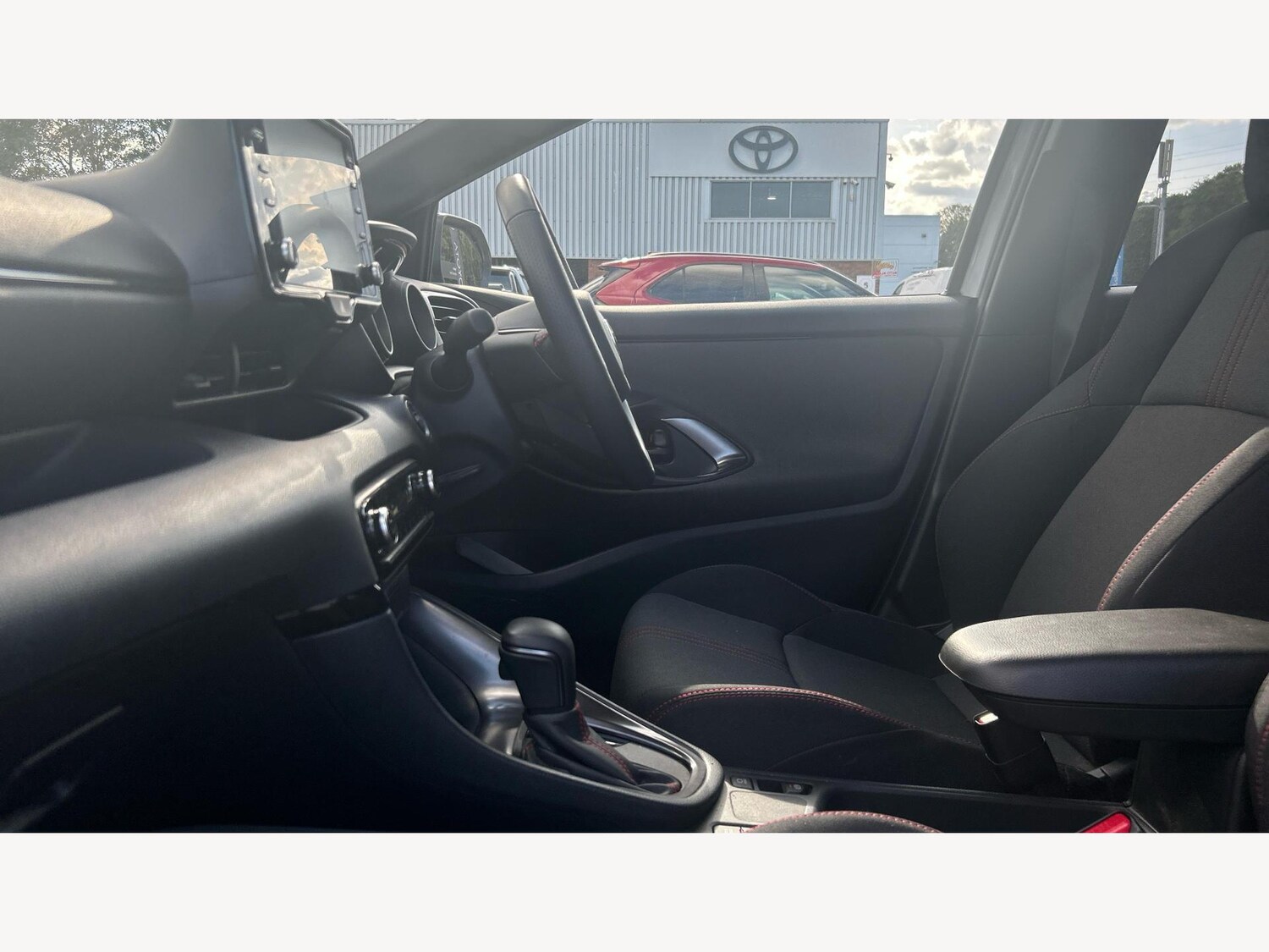 Used Toyota Yaris 2024 for sale - 76926747: Photo 12