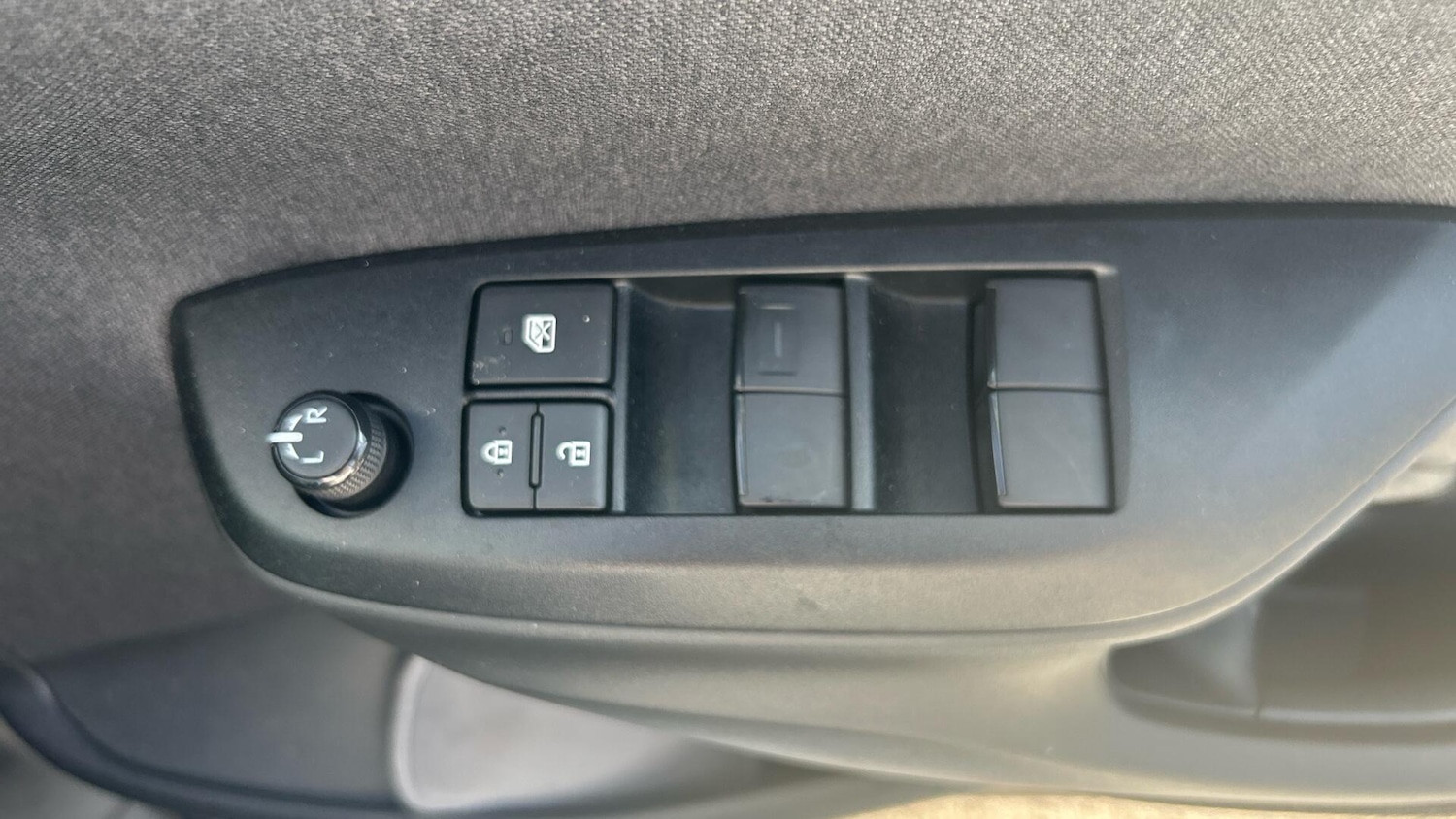 Used Toyota Yaris 2024 for sale - 76926747: Photo 34