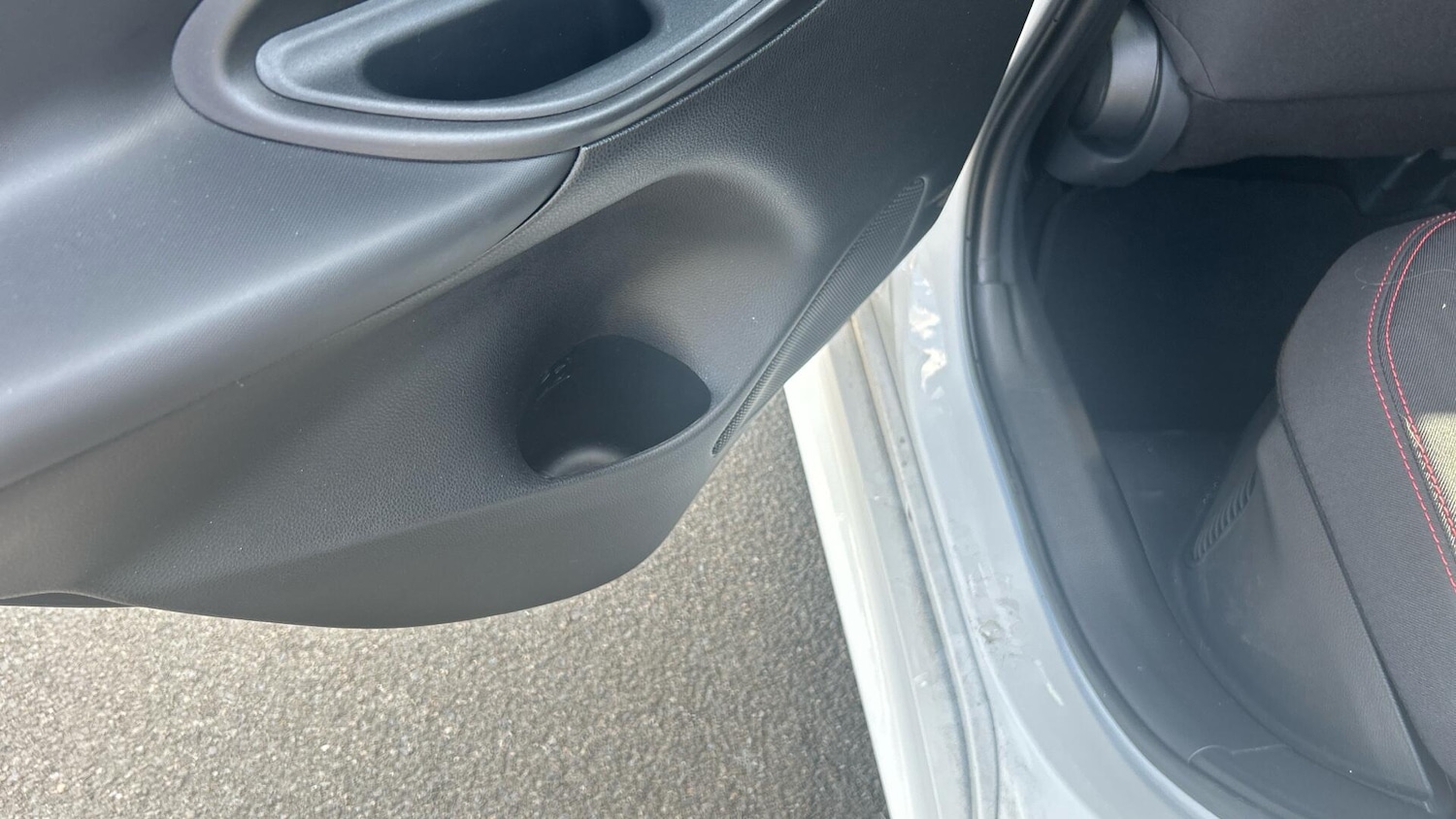 Used Toyota Yaris 2024 for sale - 76926747: Photo 49