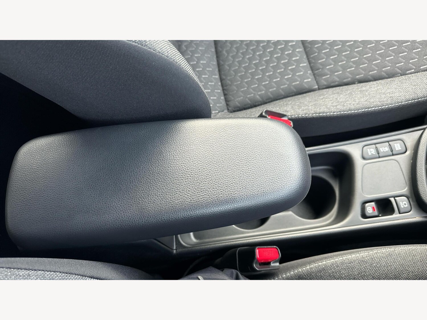 Used Toyota Yaris Cross 2025 for sale - 77424848: Photo 26