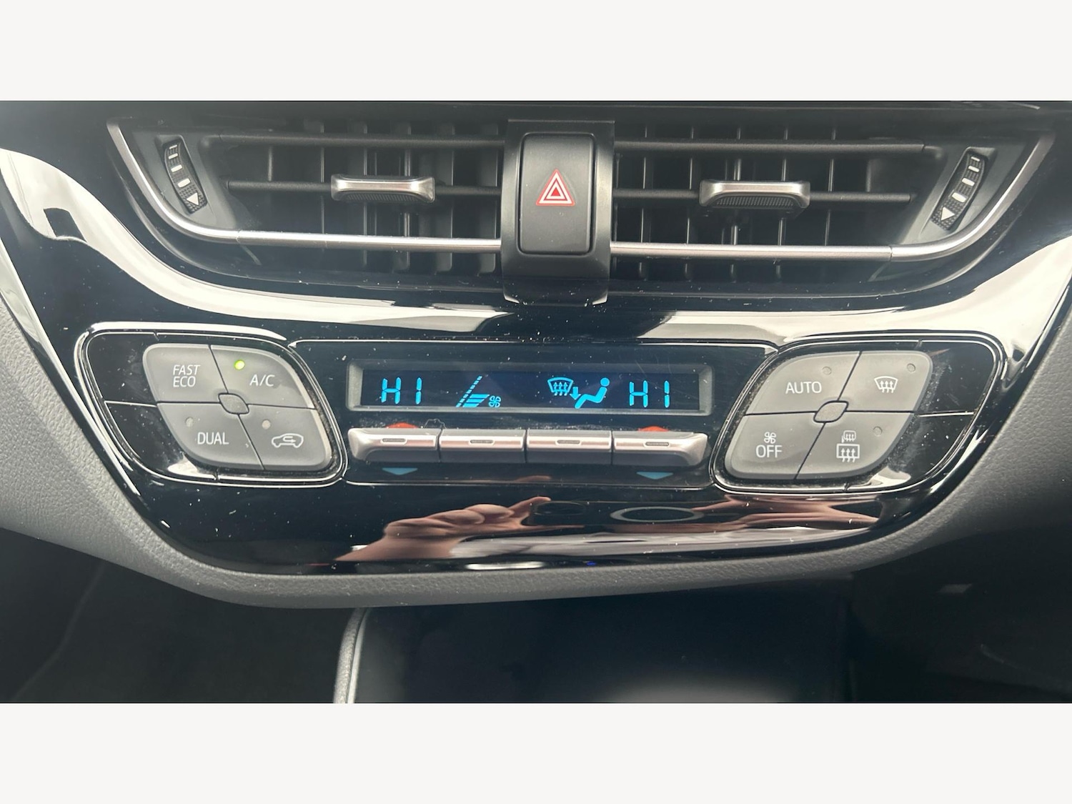 Used Toyota C-HR for sale - 77424815: Photo 24