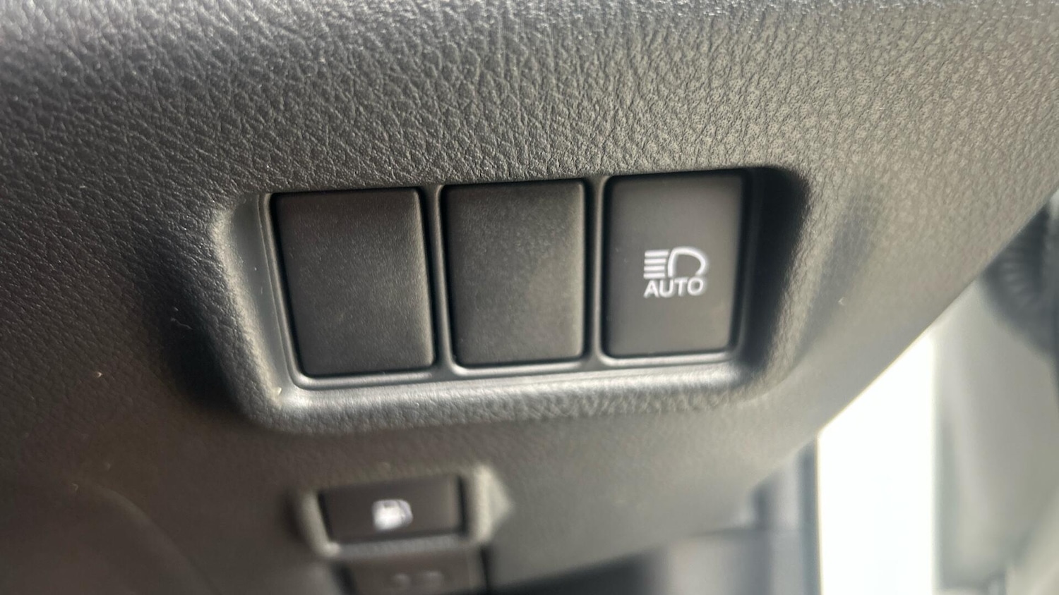 Used Toyota C-HR for sale - 77424815: Photo 36