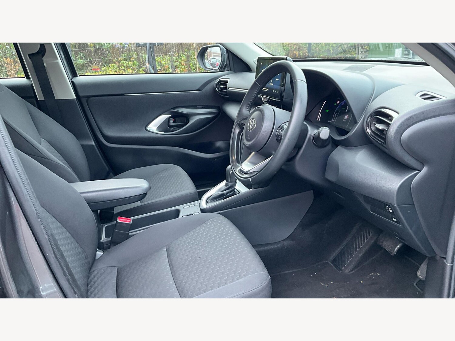 Used Toyota Yaris Cross 2024 for sale - 77074641: Photo 13