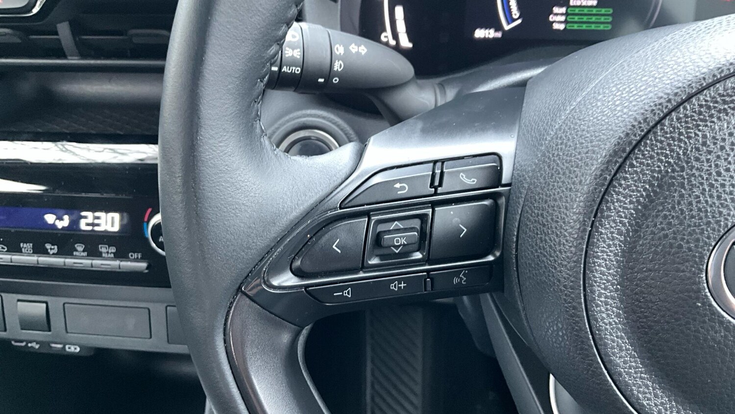 Used Toyota Yaris Cross 2024 for sale - 77074641: Photo 44