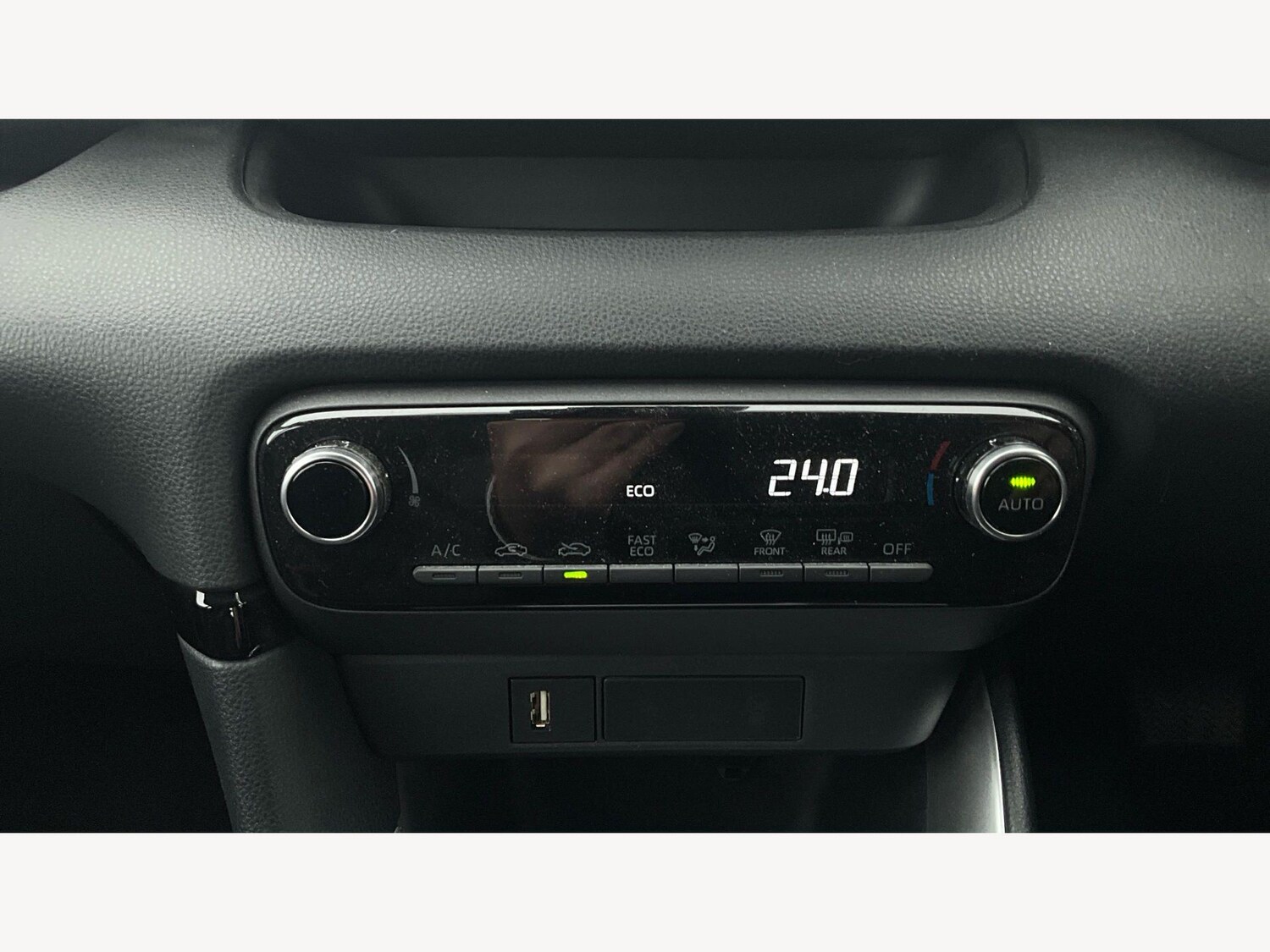 Used Toyota Yaris for sale - 77853170: Photo 28