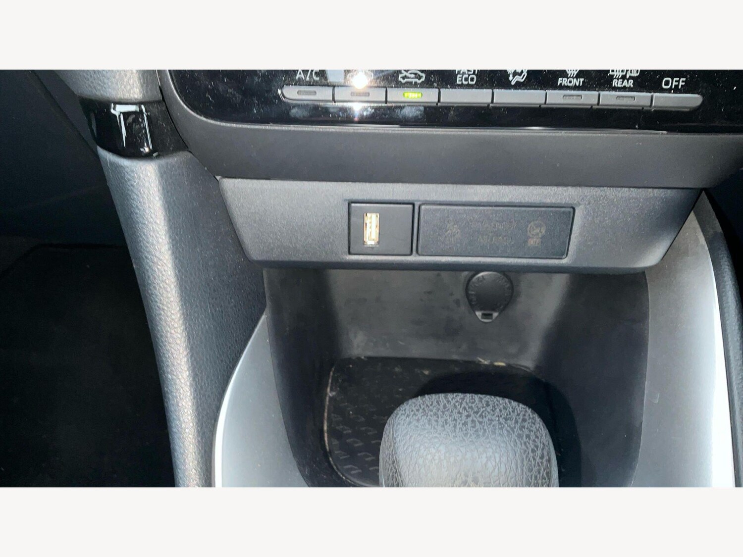 Used Toyota Yaris for sale - 77853170: Photo 29