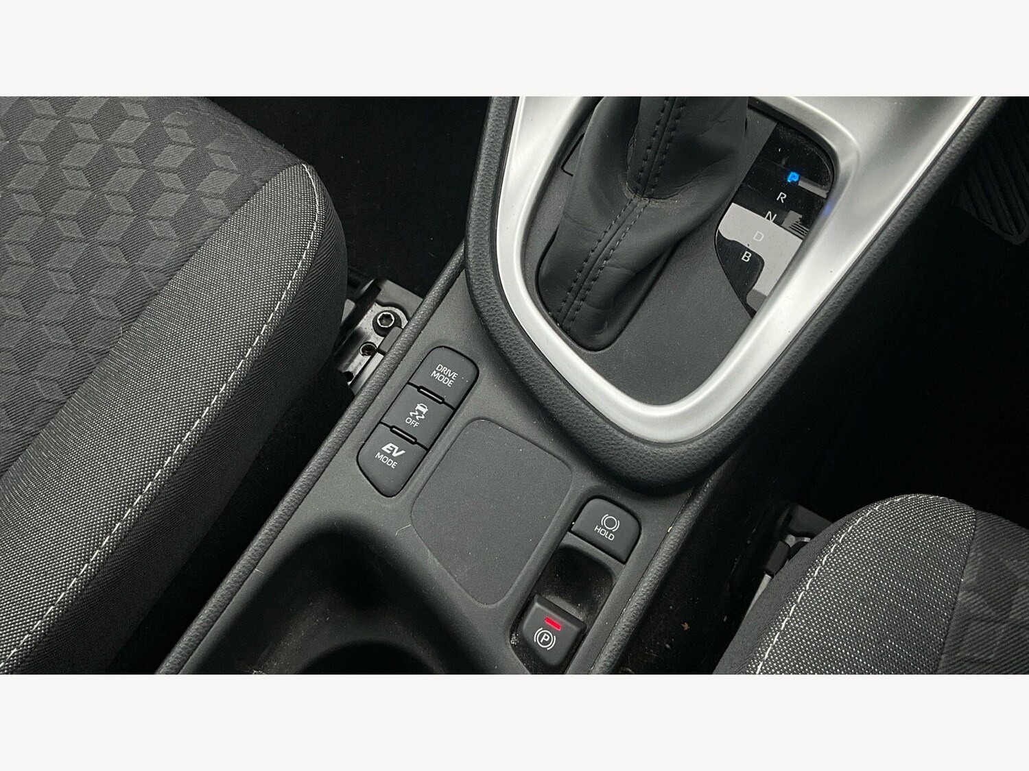 Used Toyota Yaris for sale - 77853170: Photo 30