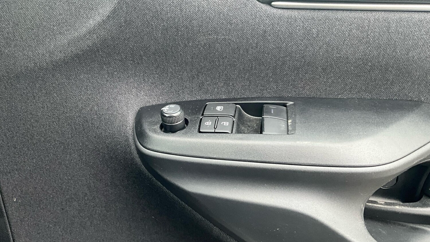 Used Toyota Yaris for sale - 77853170: Photo 41