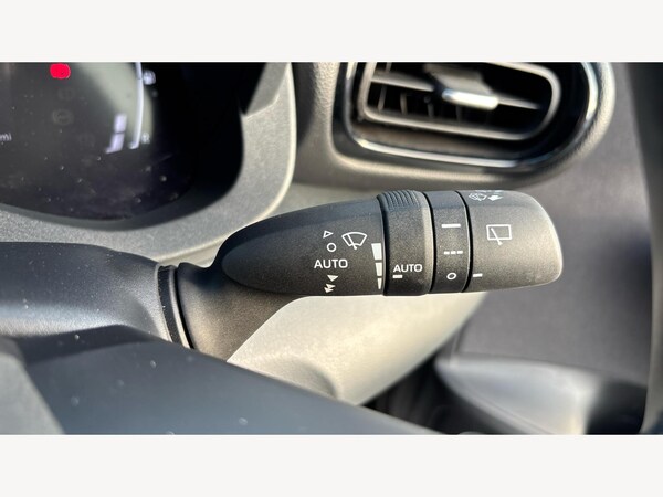Used Toyota Yaris Cross 2025 for sale - 76095174: Photo 27