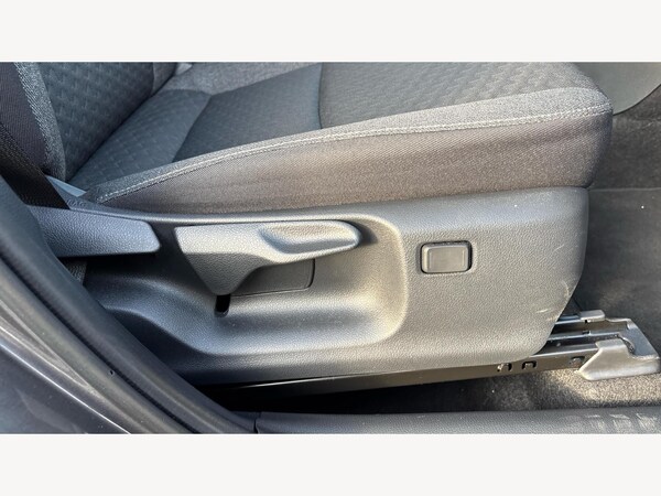 Used Toyota Yaris Cross 2025 for sale - 76095174: Photo 35