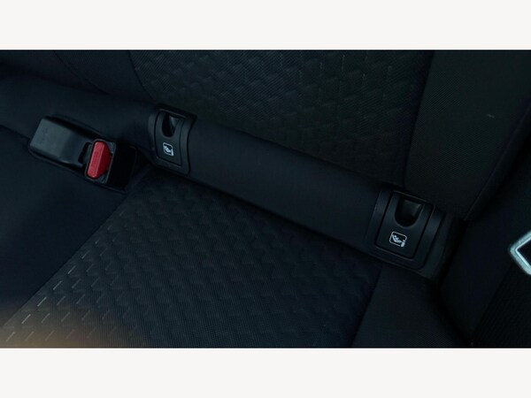 Used Toyota Yaris Cross 2025 for sale - 76095174: Photo 42