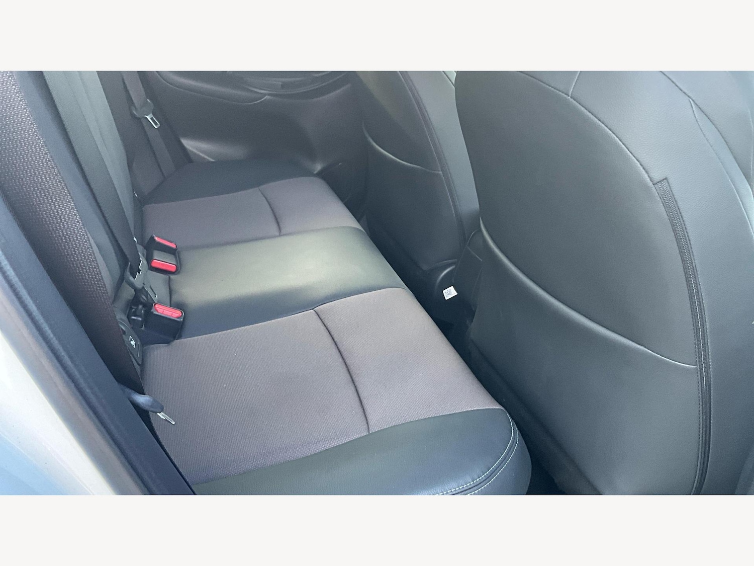 Used Toyota Yaris Cross 2024 for sale - 76584838: Photo 14