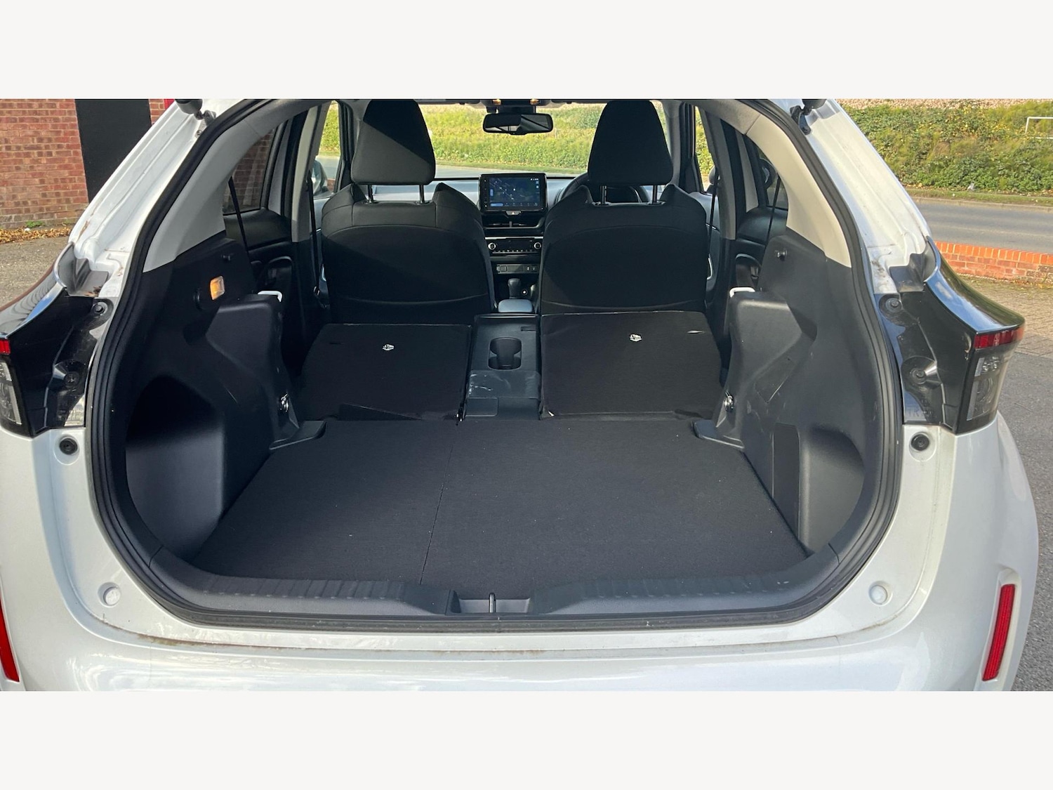 Used Toyota Yaris Cross 2024 for sale - 76584838: Photo 24