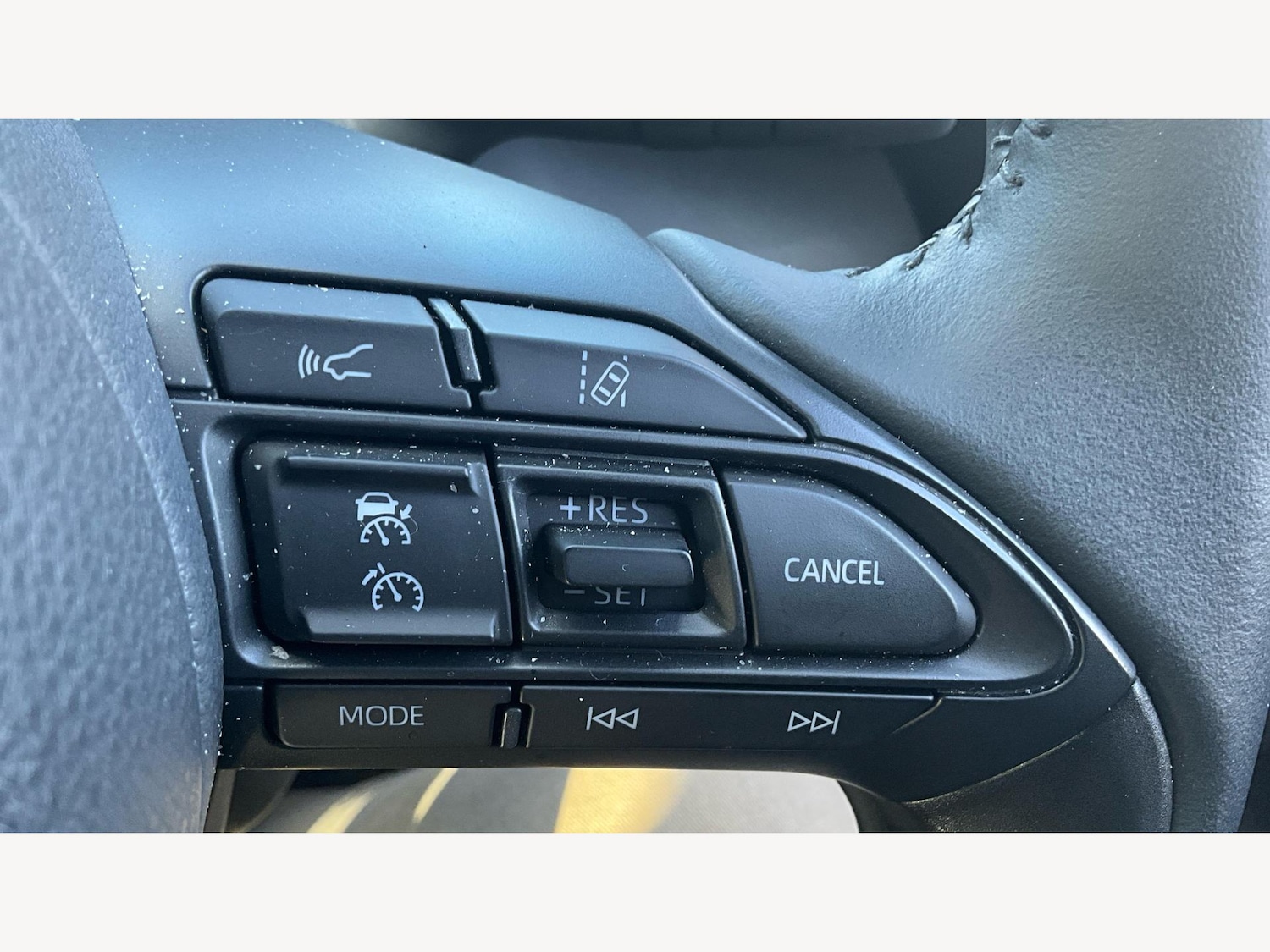 Used Toyota Yaris Cross 2024 for sale - 76584838: Photo 30