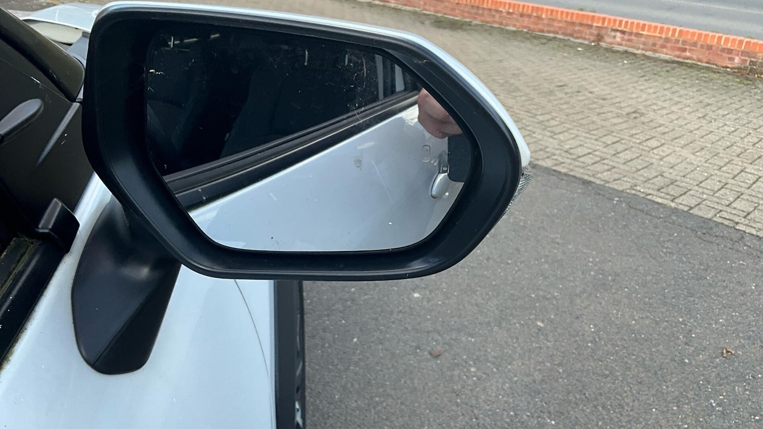 Used Toyota Yaris Cross 2024 for sale - 76584838: Photo 42