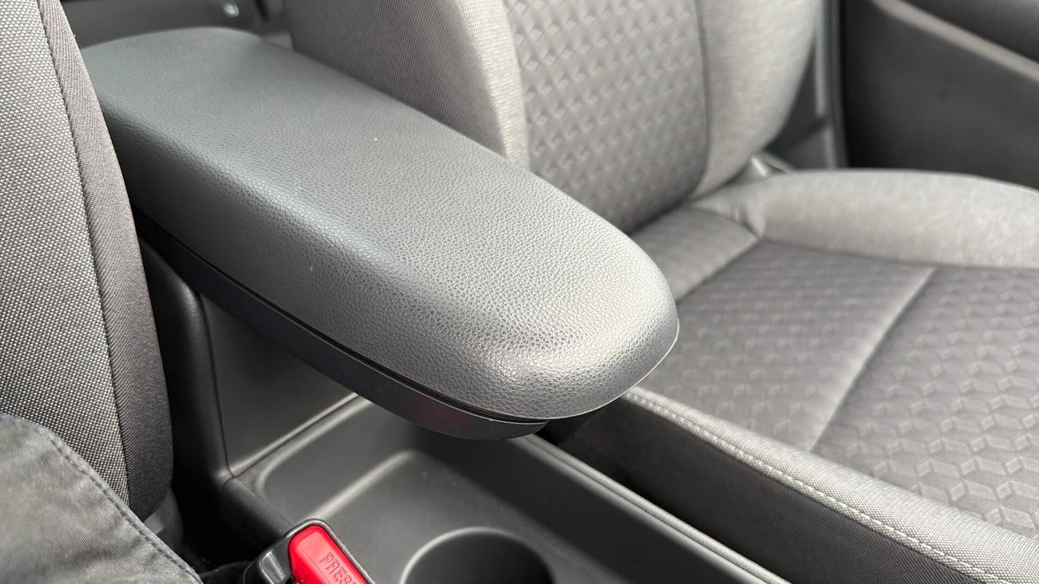 Used Toyota Yaris 2023 for sale - 77645957: Photo 46