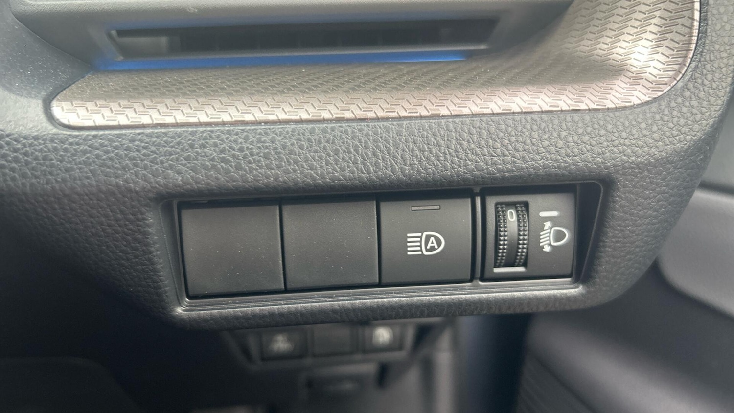 Used Toyota Prius 2025 for sale - 77029378: Photo 33