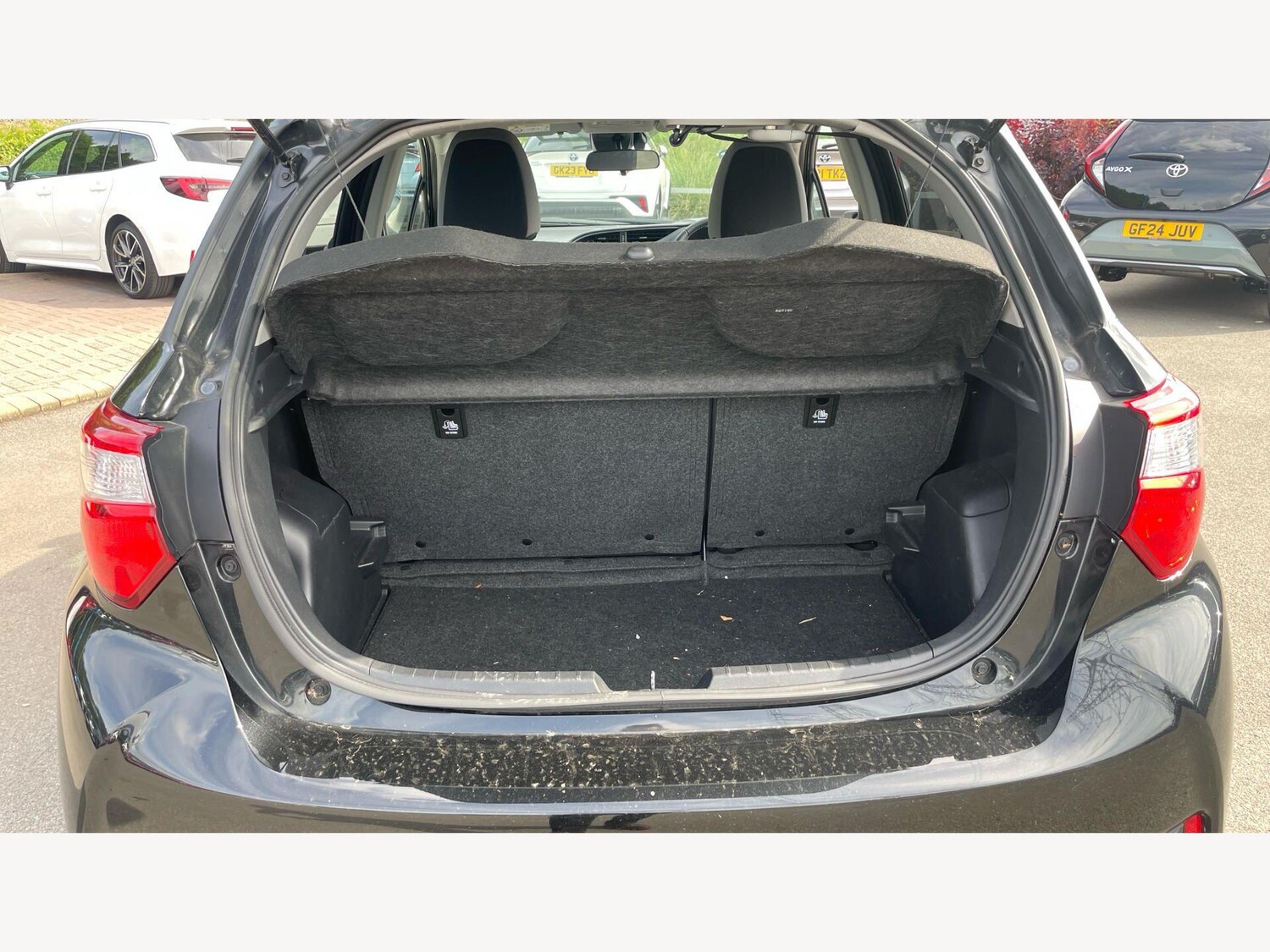 Used Toyota Yaris for sale - 77611451: Photo 16