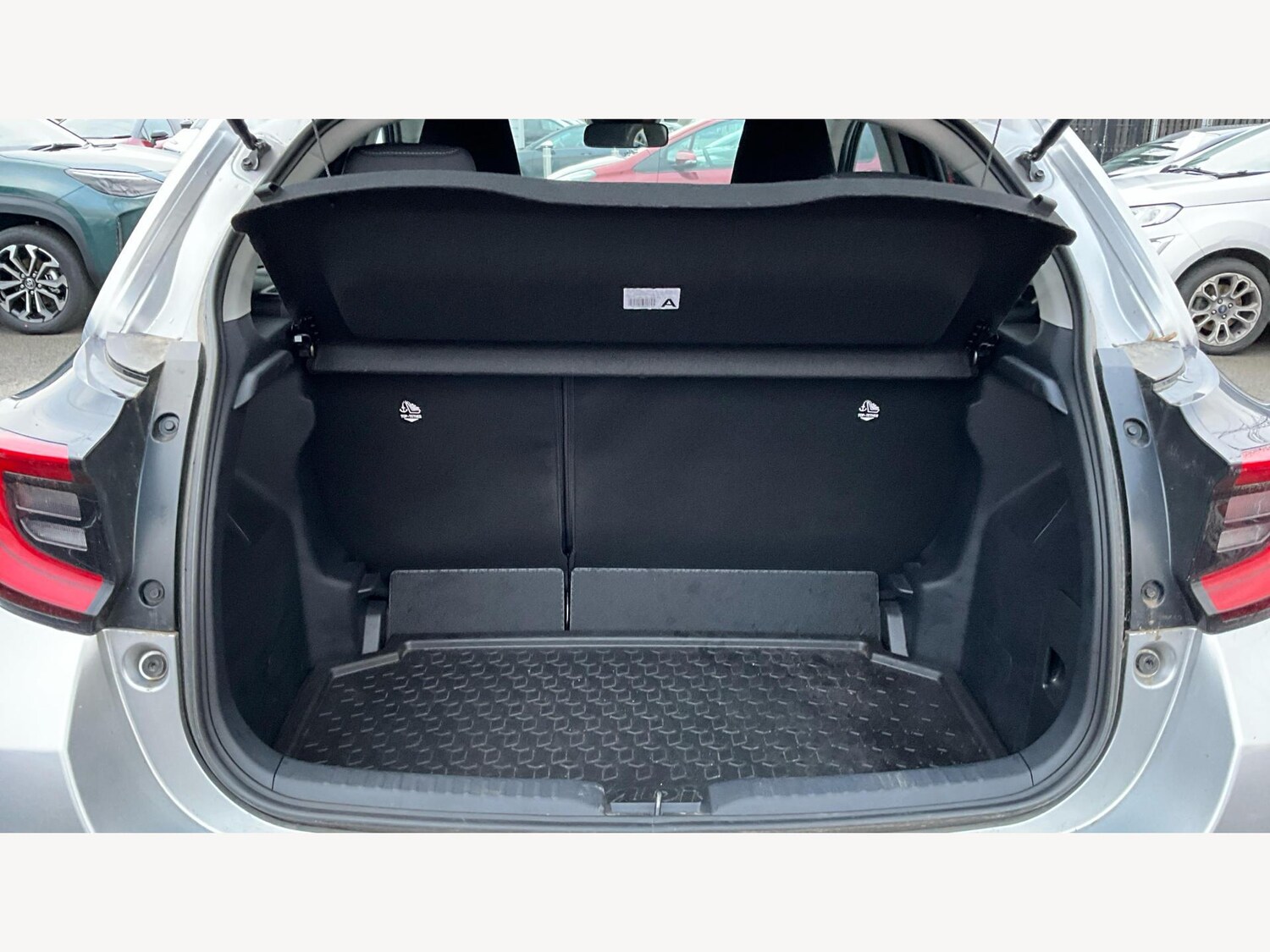 Used Toyota Yaris 2025 for sale - 77101942: Photo 16