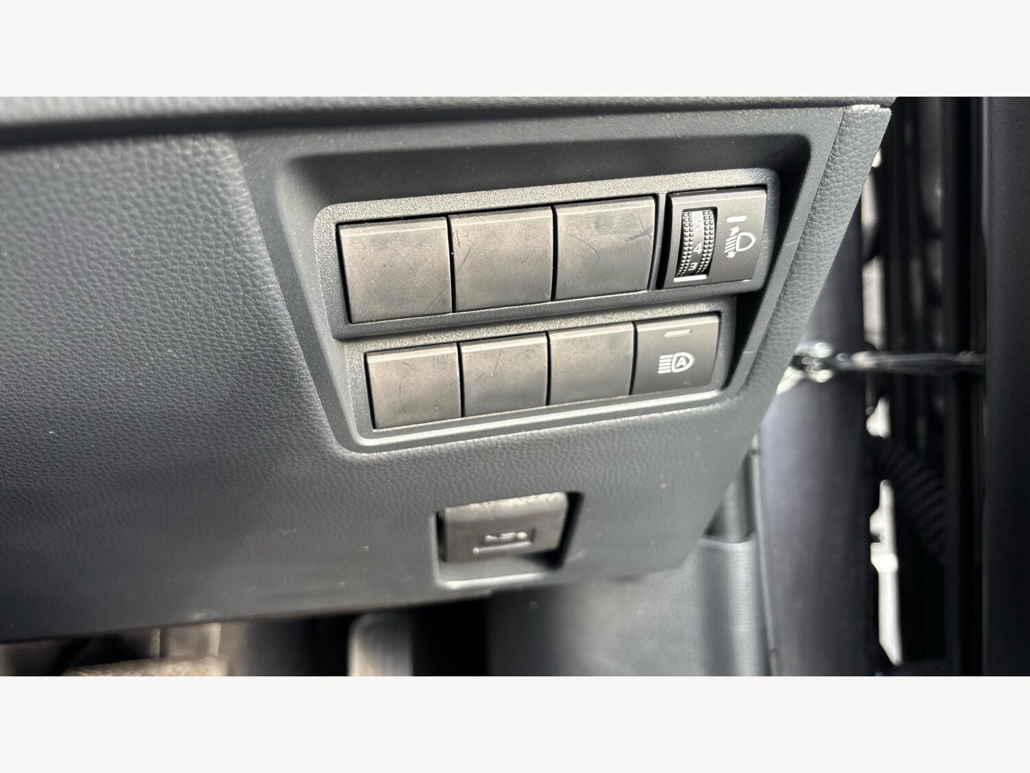 Used Toyota Yaris Cross 2025 for sale - 76608500: Photo 24