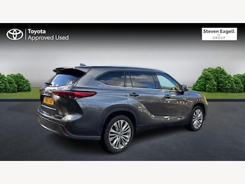 Used Toyota Highlander 2021 for sale - 76926068: Photo