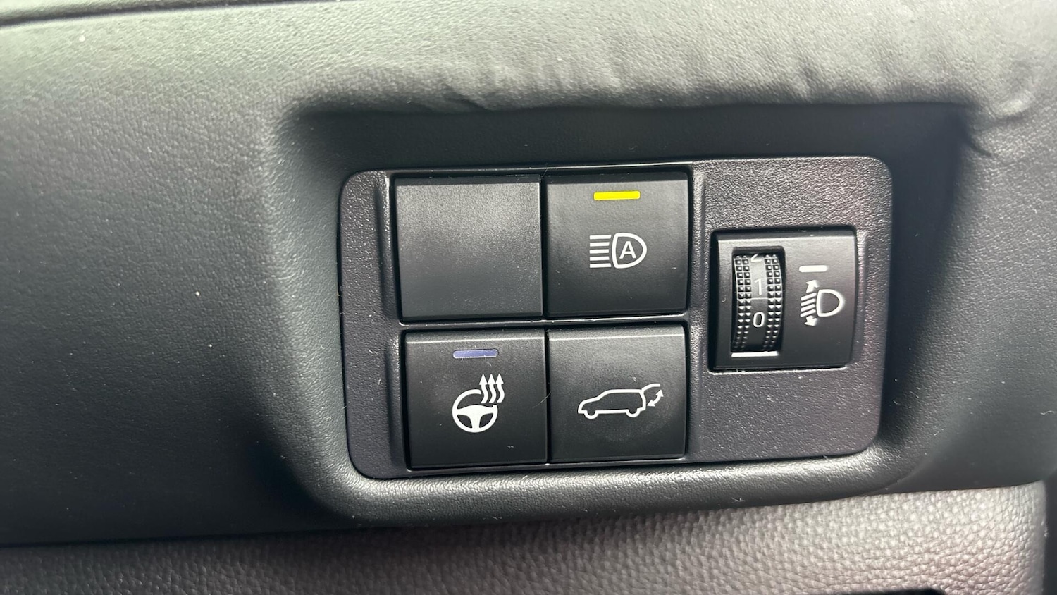 Used Toyota Highlander 2021 for sale - 76926068: Photo 63