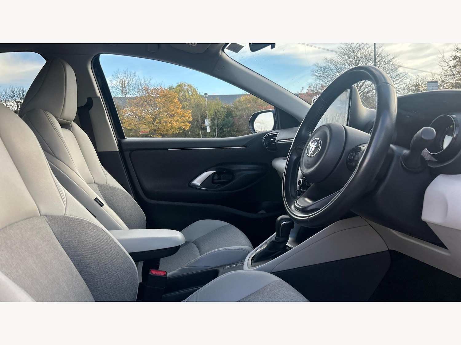 Used Toyota Yaris 2023 for sale - 76472946: Photo 14